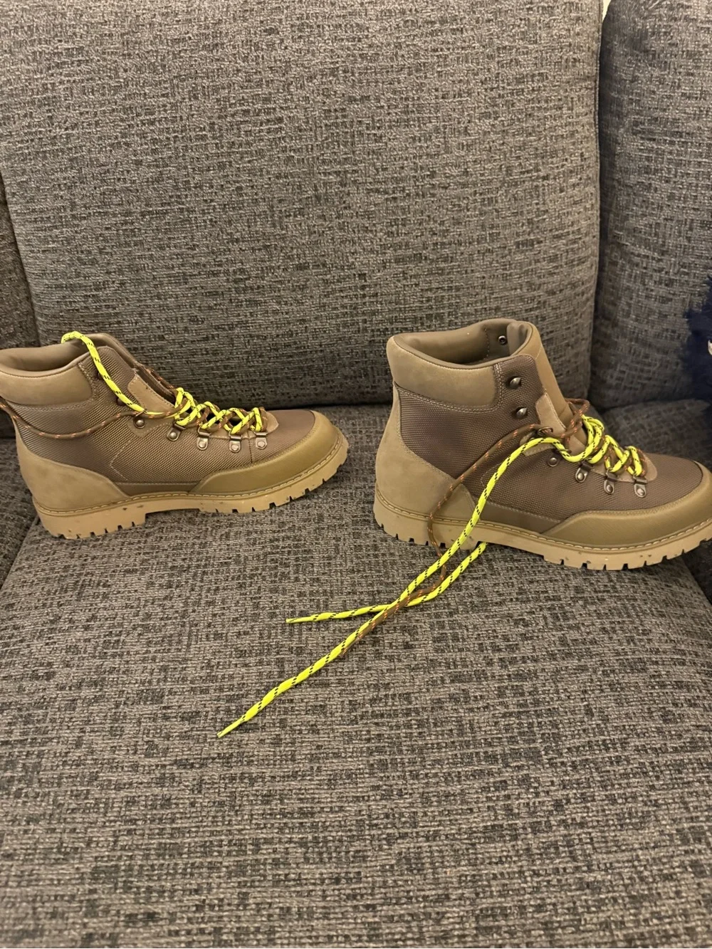 Men's Tan Hiking Boots with Yellow Laces - Zara